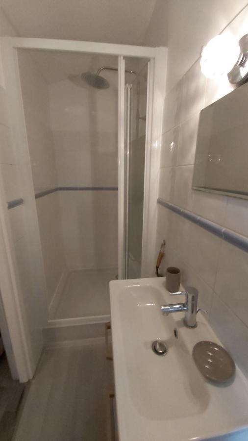 L'appartement de l'église Saintes-Maries-de-la-Mer Esterno foto