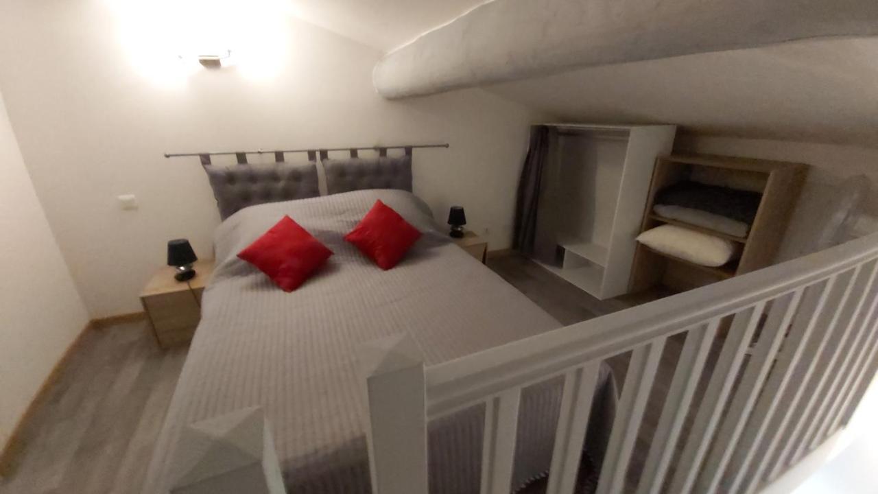 L'appartement de l'église Saintes-Maries-de-la-Mer Esterno foto