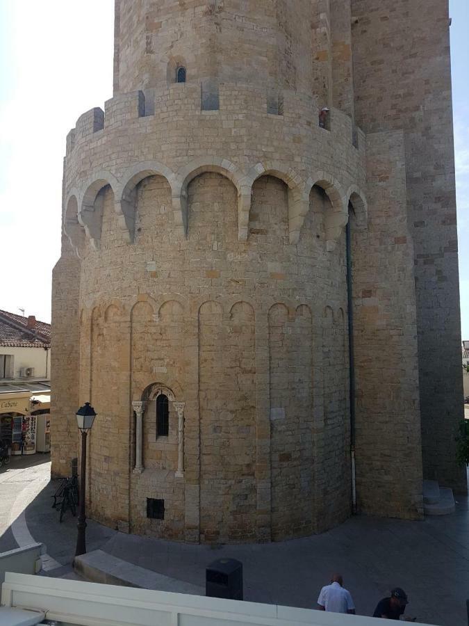L'appartement de l'église Saintes-Maries-de-la-Mer Esterno foto